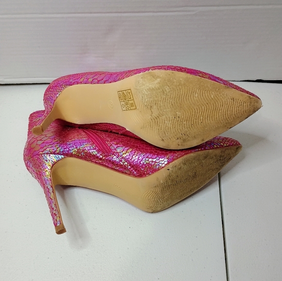 Pink Snakeskin Women's Heeled Booties Size 9 - Picture 5 of 5